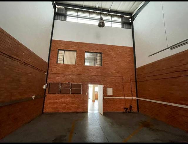 INDUSTRIAL PROPERTY TO RENT IN HENNOPSPARK